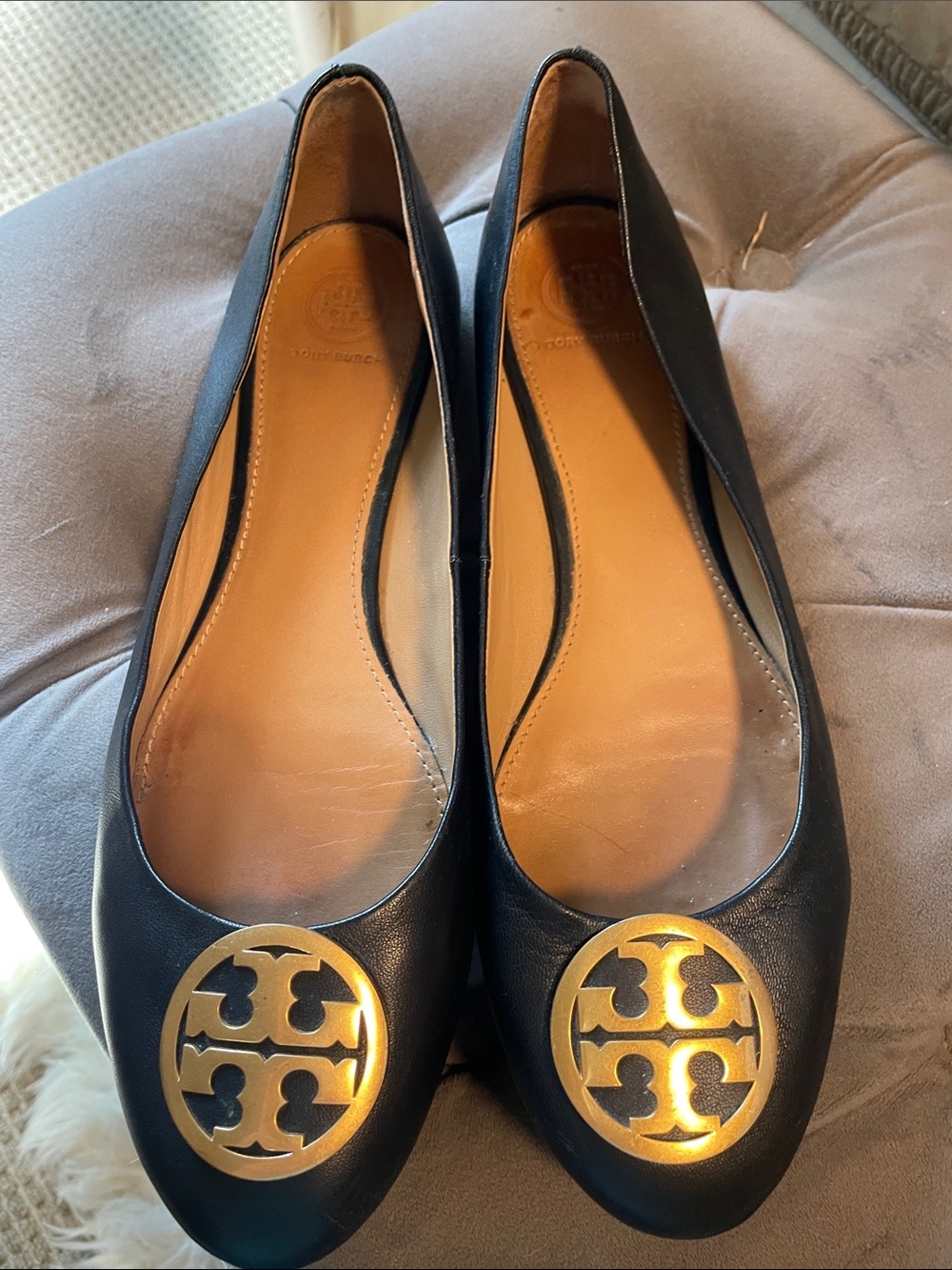 Tory Burch Black Leather Ballet Flats with Gold Logo Emblem Women’s Size 11